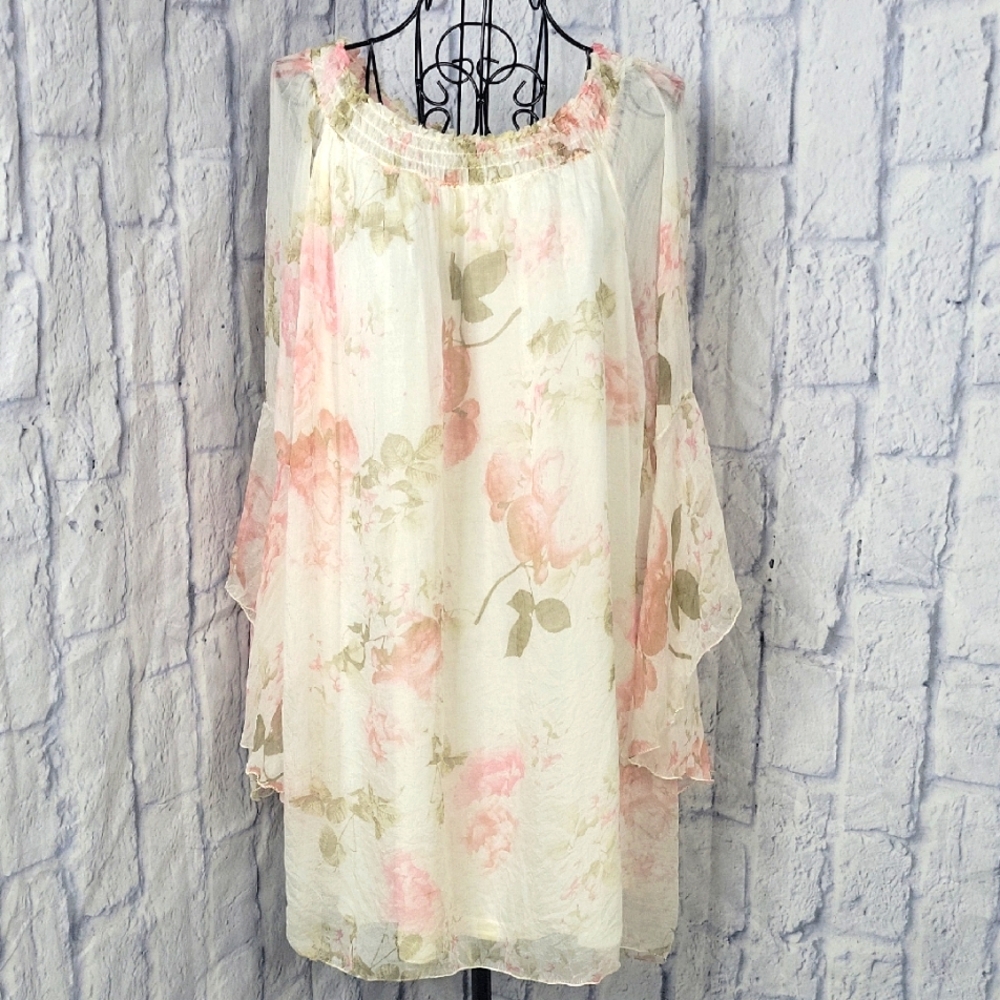 VIOLA BORGHI Chic Pink and Green Blouse with Elegant Design